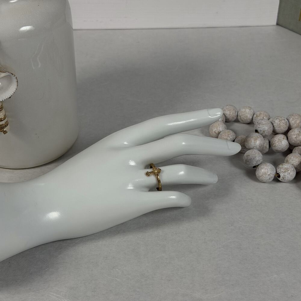 Vintage 1980s Gold-Tone Christian Cross w/ Rhinestone Center Ring SZ 8